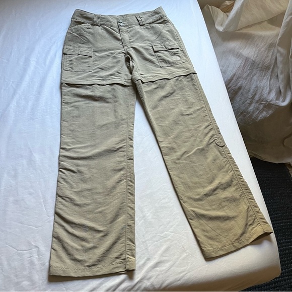 THE NORTH FACE tan khaki straight leg athletic cropped pants